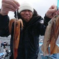 3月5日　外房勝浦川津のマサバ〜イカのリレー釣り！！。のサムネイル