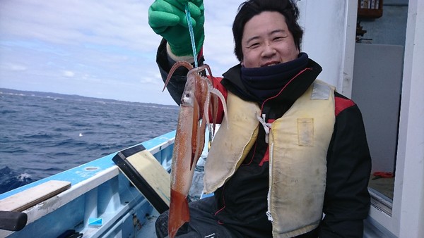 3月1日　外房勝浦川津のマサバ〜イカのリレー釣り！！。のサムネイル