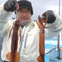 1月22日　午前船は寒サバ〜イカのリレー釣りに出船しました！！。のサムネイル