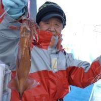 1月13日　午前船は寒サバ〜イカのリレー釣りに出船しました！！。のサムネイル