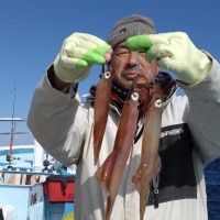 2月5日　午前船は寒サバ〜イカのリレー釣りに出船しました！！。のサムネイル