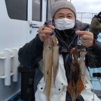 2月24日　午前船は寒サバ〜ヤリイカのリレー釣りに出船しました！！。のサムネイル