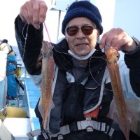 3月8日　午前船は寒サバ〜ヤリイカのリレー釣りに出船しました！！。のサムネイル